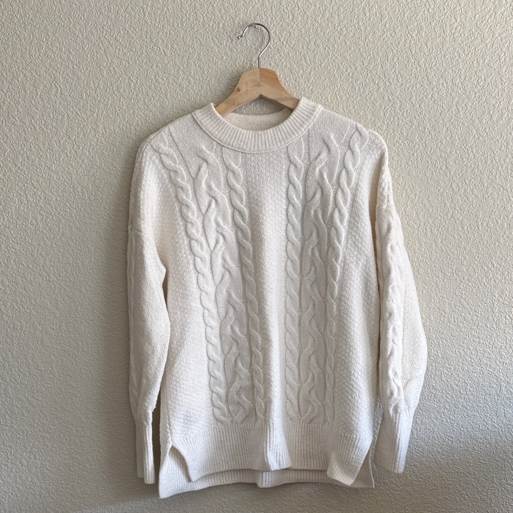 Abercrombie & Fitch Cream Cable Knit Sweater